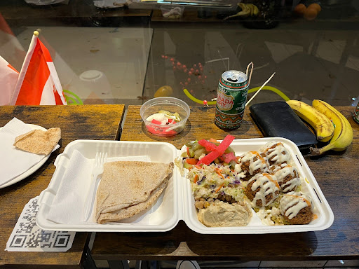 Photo of RG. Kitchen - 5054 Victoria Ave, Niagara Falls, ON L2E 4E1